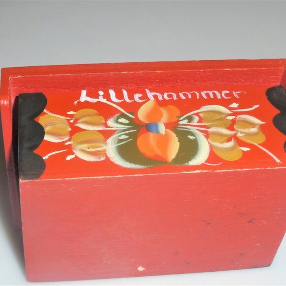 HAND PAINTED WOOD BOX Signed Lille Hammer TRINKET BOX Jewelry Box KEY Ring - Picture 3 of 8